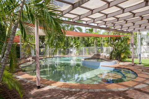 Nightcliff Foreshore Getaway - McKay Gardens - Accommodation Coffs Harbour 1