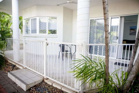 Nightcliff Foreshore Getaway - McKay Gardens - Accommodation Coffs Harbour 4