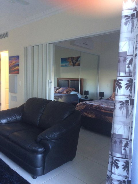 Nomikis\'On The Avenue - Accommodation Coffs Harbour 14