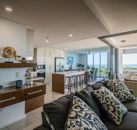 ZEN BY THE WATER - Esplanade Darwin Retreat - Accommodation Coffs Harbour