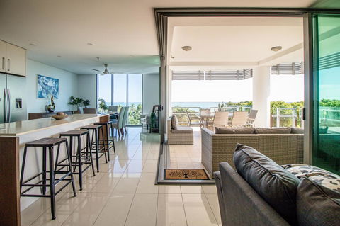 ZEN BY THE WATER - Esplanade Darwin Retreat - Accommodation Coffs Harbour 1