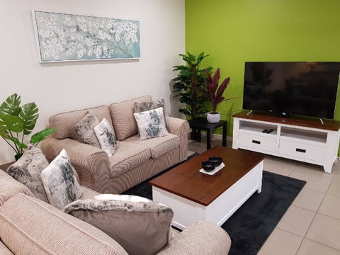 Darwin-Ocean Views, Tropical Getaway, Pool & Aircon - Accommodation Coffs Harbour 3