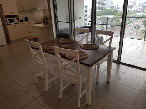 Darwin-Ocean Views, Tropical Getaway, Pool & Aircon - Accommodation Coffs Harbour 7
