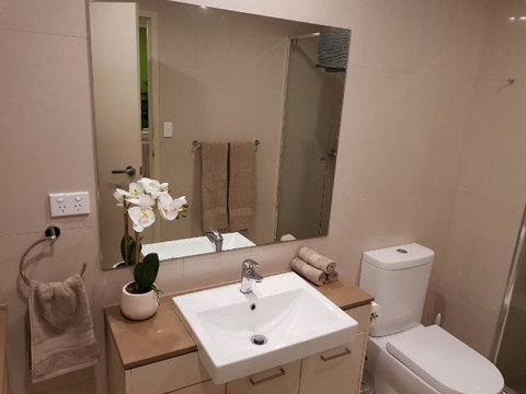 Darwin-Ocean Views, Tropical Getaway, Pool & Aircon - Accommodation Coffs Harbour 13