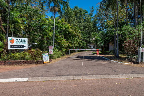 Oasis Tourist Park - Accommodation Coffs Harbour 1