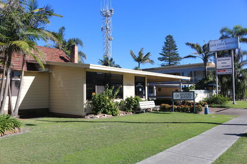 Golden Sands Motor Inn - Accommodation Coffs Harbour 10