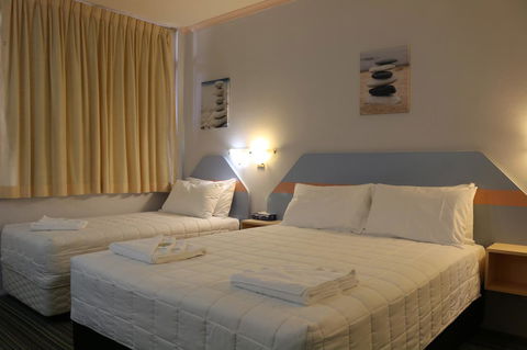 Golden Sands Motor Inn - Accommodation Coffs Harbour 12