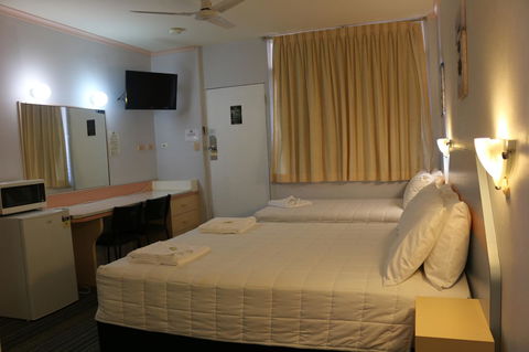 Golden Sands Motor Inn - Accommodation Coffs Harbour 25