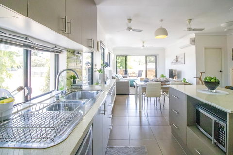 ZEN QUEST - The NOMADS PAD Near Nightcliff Markets & Sunset Foreshore - Accommodation Coffs Harbour 25