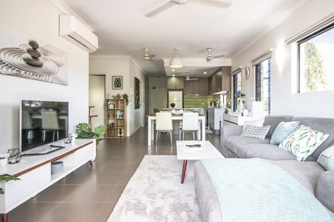 ZEN QUEST - The NOMADS PAD Near Nightcliff Markets & Sunset Foreshore - Accommodation Coffs Harbour 1