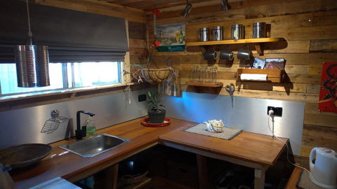 Alice\'s Secret Travellers Inn - Accommodation Coffs Harbour 8