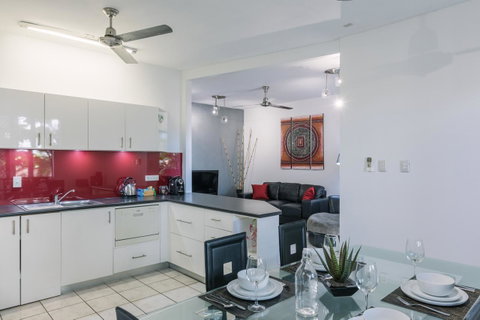 CitySide Apartment - 2 Bedroom With Private Courtyard - Accommodation Coffs Harbour 0