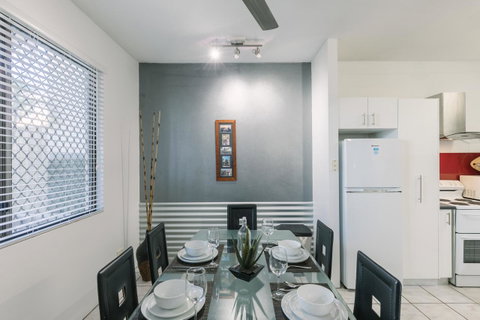 CitySide Apartment - 2 Bedroom With Private Courtyard - Accommodation Coffs Harbour 2