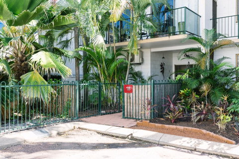 CitySide Apartment - 2 Bedroom With Private Courtyard - Accommodation Coffs Harbour 6