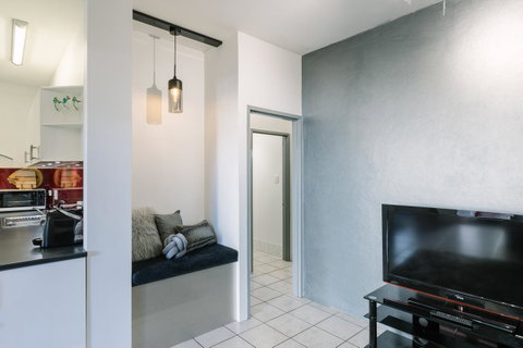CitySide Apartment - 2 Bedroom With Private Courtyard - Accommodation Coffs Harbour 8