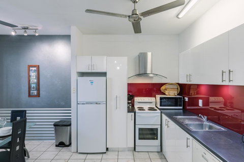 CitySide Apartment - 2 Bedroom With Private Courtyard - Accommodation Coffs Harbour 3