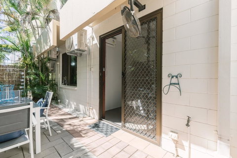 CitySide Apartment - 2 Bedroom With Private Courtyard - Accommodation Coffs Harbour 10