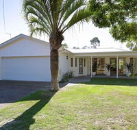 Bonito' 26 Bonito Street - pet friendly housewith aircon - Accommodation Coffs Harbour