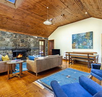 Breakfast Creek Cottage - Central bluestone cottage - Accommodation Coffs Harbour