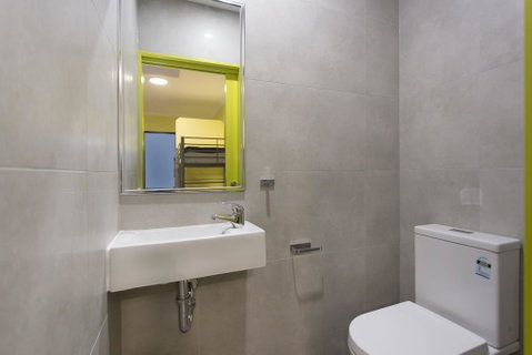 Breeze Lodge - Accommodation Coffs Harbour 2