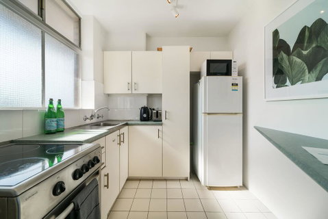 Bright And Sunny Studio Apartment - Accommodation Coffs Harbour 3