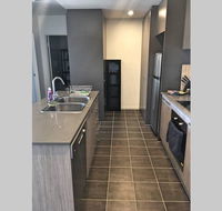 Bright Modern Stylish - Top Floor Apt - Woden - Accommodation Coffs Harbour