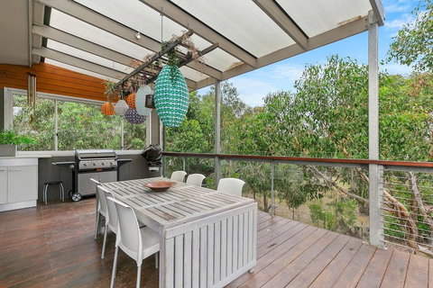Bristlebird - Beach 650m, Pets, Fireplace, Linen, 4 Bdrm, WiFi - Accommodation Coffs Harbour 3