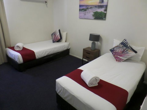Burke & Wills Mt Isa - Accommodation Coffs Harbour 2