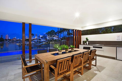 C'est La Vie - Accommodation Coffs Harbour 2