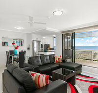 Cairns Luxury Seafront Apartment - Accommodation Coffs Harbour