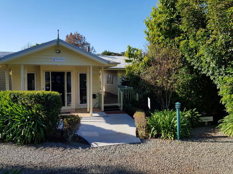 Camelot Cottages - Accommodation Coffs Harbour 0
