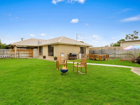 CAPEL Family Home, Large Yard, Close To Beach - Accommodation Coffs Harbour 0