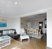 Casa Sorella - beachfront family home - Accommodation Coffs Harbour