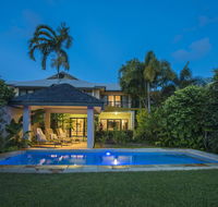 Catalina - Port Douglas - Accommodation Coffs Harbour