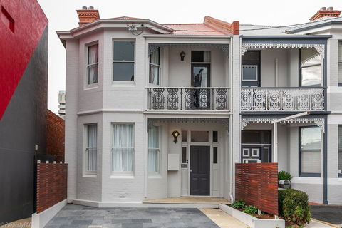 Celestial Suite - Accommodation Coffs Harbour 2