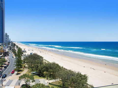 Central Surfers Paradise - Absolute Beachfront - Accommodation Coffs Harbour 0