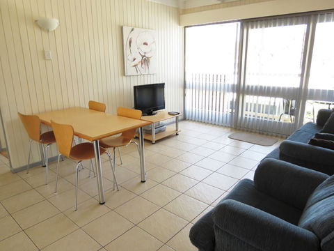 Chapman Court - Accommodation Coffs Harbour 2
