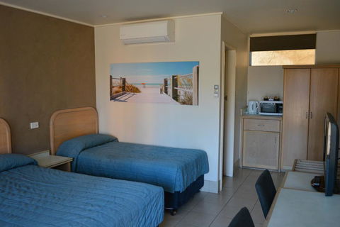 Chelsea Motor Inn - Accommodation Coffs Harbour 2