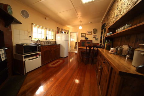 Cherry Plum Cottages - Accommodation Coffs Harbour 1