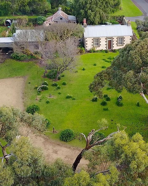 Cherry Plum Cottages - Accommodation Coffs Harbour 3
