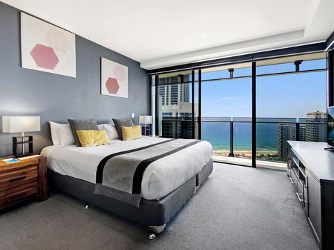 Circle On Cavill Private 2 Bed Ocean View - Accommodation Coffs Harbour 1