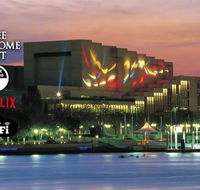 City Sunsets  South Bank  CBD Views Pool Netflix - Accommodation Coffs Harbour