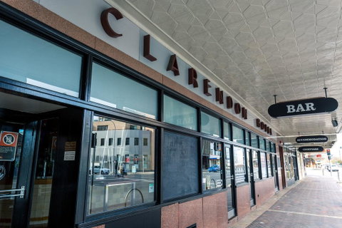Clarendon Hotel - Accommodation Coffs Harbour 1