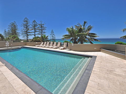 Clubb Coolum Beach Resort - Accommodation Coffs Harbour 1