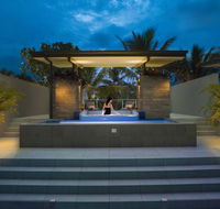 Coconut Grove - Accommodation Coffs Harbour