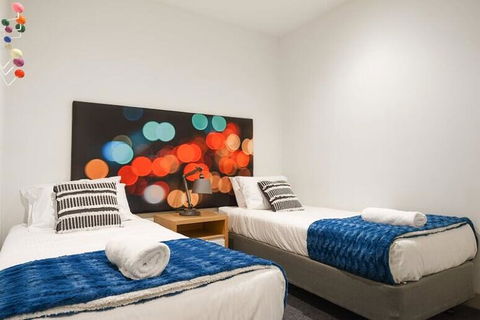 Collins St Chic With Netflix, Free Wine, Free Wifi - Accommodation Coffs Harbour 1