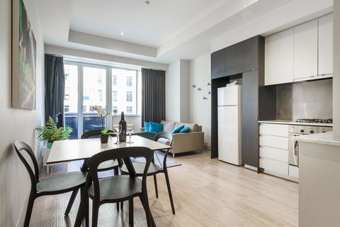 Collins St Chic With Netflix, Free Wine, Free Wifi - Accommodation Coffs Harbour 3
