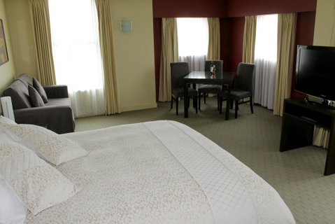 Comfort Inn & Suites City Views - Accommodation Coffs Harbour 2