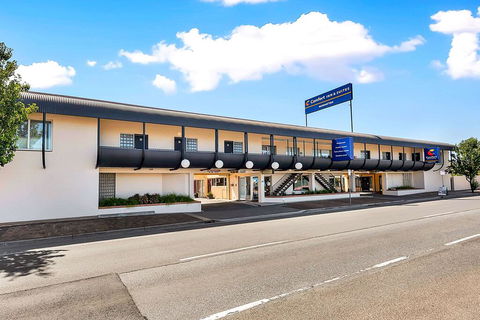 Comfort Inn & Suites Manhattan - Accommodation Coffs Harbour 1