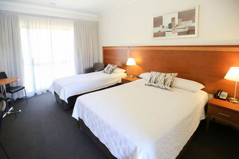 Comfort Inn Deakin Palms - Accommodation Coffs Harbour 3